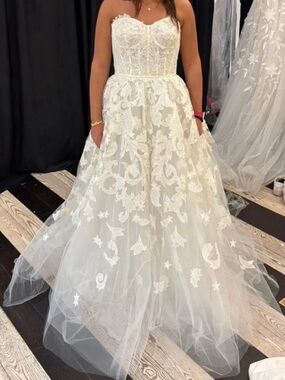 the water lily guipure lace maxi dress Oscar de la Renta | Dresses | Oscar De La Renta Water Lily Guipure Lace  Maxi Dress